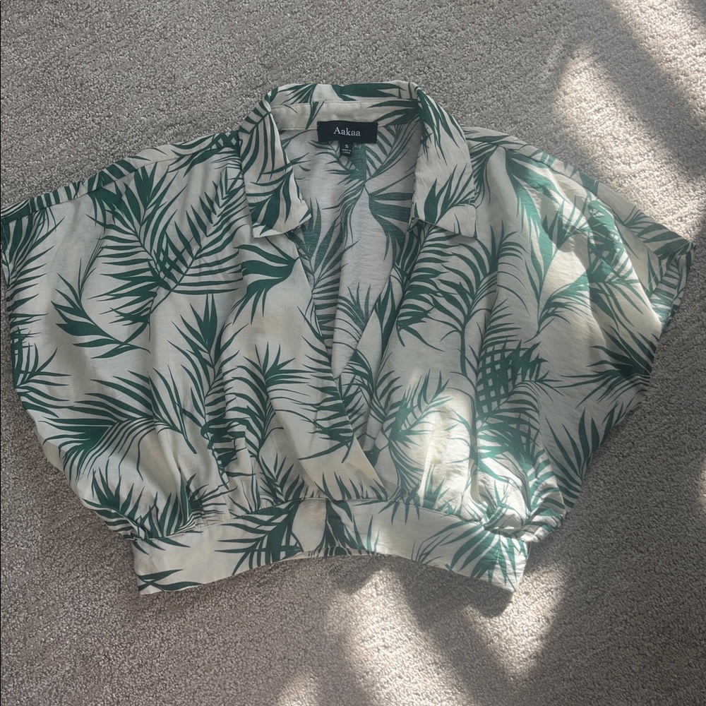 Breezy vacation crop